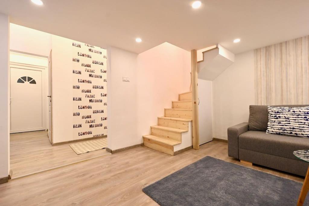 Cute Gallery Flat In Kiraly Street Budapest Esterno foto