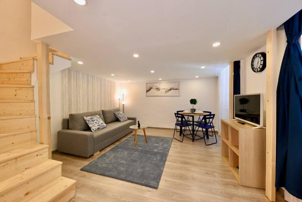 Cute Gallery Flat In Kiraly Street Budapest Esterno foto