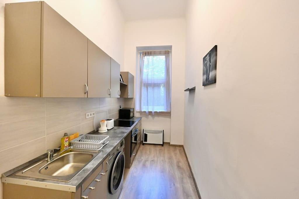 Cute Gallery Flat In Kiraly Street Budapest Esterno foto