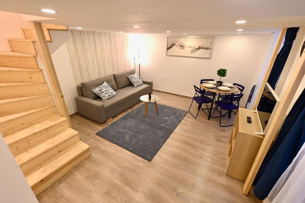Cute Gallery Flat In Kiraly Street Budapest Esterno foto