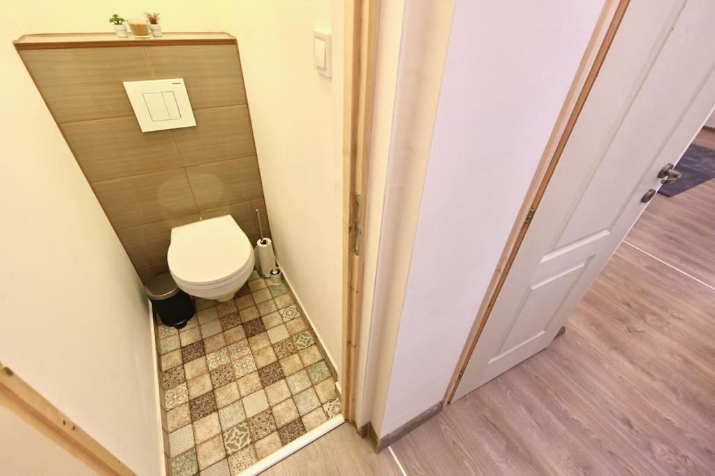 Cute Gallery Flat In Kiraly Street Budapest Esterno foto